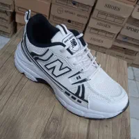 حراج انواع کتونی به علت تغییر شغل ،مهک نبش گلبرگ۱۰