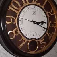 ساعت دیواری