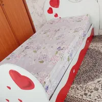 تخت خواب  چوبی یک‌نفره همراه با خوشخواب رویال|تخت و سرویس خواب|فردوس (خراسان), |دیوار