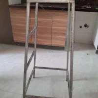 چهار پایه آهنی کاملا سالم