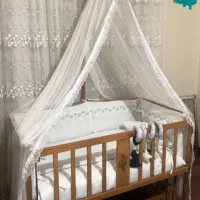 تخت کنار مادر چوبی