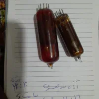 فیوز رادیو کهنه قرمز