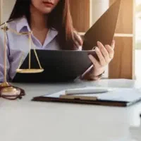 مشاور حقوقی /وکیل دادگستری