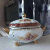 ظروف شیک پذیرایی با طرح گل برجسته و لردشید|ظروف سرو و پذیرایی|شیراز, اصلاح‌نژاد|دیوار