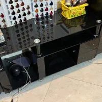 میز شیشه ای در حد نو