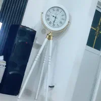 یک عدد ساعت سه پایه نو درحد