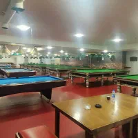 مربی باشگاه بیلیارد (خانم و آقا)