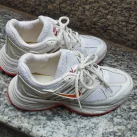 کفش سالنی یا پیاده روی