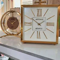 ساعت رومیزی