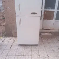 یخچال فریزر پزرگ وسالم