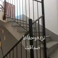 نرده‌‌وحفاظ‌راه‌پله‌درب‌آکاردیونی‌‌پله‌اهنی