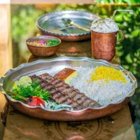 سالندار و نیروی خدمات با جای خواب