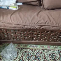 یک تخت سه نفره چوب گردومنبتکاری ومشبش|تخت و سرویس خواب|شیراز, زند|دیوار