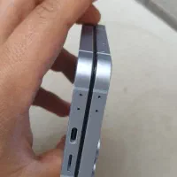 z flip6 سامسونگ ریجستر شده کاملا سالم بدون توضیح