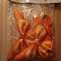 یک جفت پرده جمع کن و یک جا جورابی