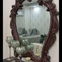آیینه با قاب چوب