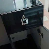 ویترین و پیشخوان مغازه|فروشگاه و مغازه|تهران, فلسطین (میدان انقلاب)|دیوار