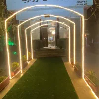 نیازمند فوری فروشنده خانوم