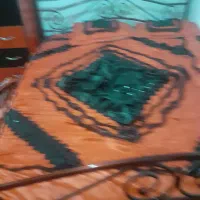 تخت فلزی