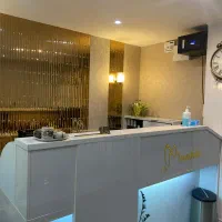 منشی و‌مدیر داخلی مطب دندانپزشکی