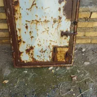 درب اهنی محکم سنگین مخصوص مرغ کبوتر