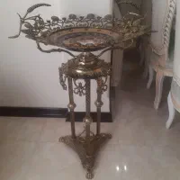 میوه خوری برنز کنار سالنی