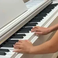 آموزش پیانو با مربی خانم