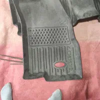 زیر پایی ماشین