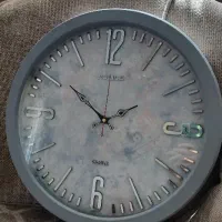 ساعت دیواری نو همراه با کارتن|ساعت دیواری و تزئینی|خوانسار, |دیوار