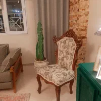 ۲ عدد صندلی پارچه ترک چوب راش در حد نو