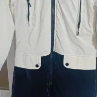 پالتو بارانی|لباس|باسمنج, |دیوار