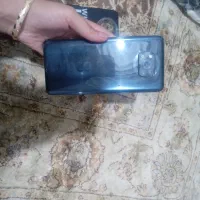 گوشی سالم تمیز بدون خط و خش کارتن و مالکیت همه چی