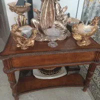 میز قدیمی تمیز و شیک با قیمت مناسب