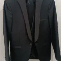 کت شلوار به همراه جلیقه
