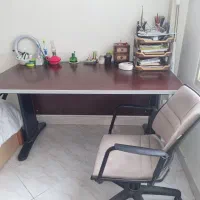 میز کار بزرگ کاملا سالم