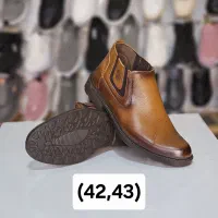 نیم بوت چرم طبیعی تکسایز مردانه|کیف، کفش، کمربند|اصفهان, تخت فولاد|دیوار