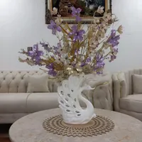 گل گلدان
