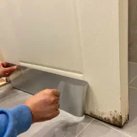 تعمیر و نصب  درب حمام و توالت و اتاق