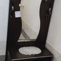 جاکفشی آینه دار و دارای چوب لباسی|جاکفشی، کمد، دراور|شیراز, شهرک مطهری|دیوار