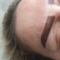 سایه ابرو رژ لب و شیلد لب