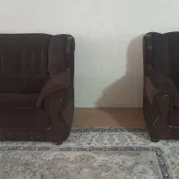 یک دست مبلمان قهوه‌ای تروتمیز
