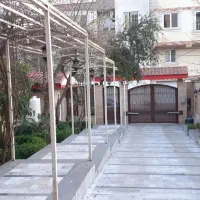 آپارتمان ویلایی کمیاب  با ۹۰۰ متر زمین در دل شهر