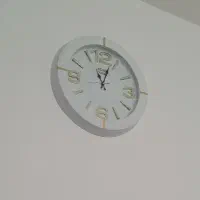 ساعت دیواری میزتلفن سالم وتمیز