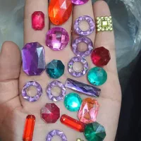 نگین تزئینی