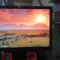 یک عدد مانیتور hp