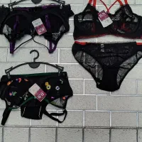 شورت و سوتین زنانه