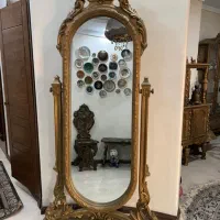اینه و میز ناهار خوری