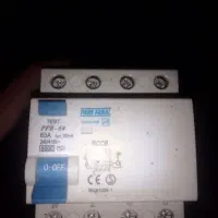 محافظ جان سه فاز