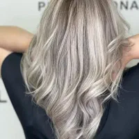 مدل رایگان برای کوتاهی و رنگ و لایت نیازمندیم