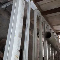 تخت نشیمنگاه اهنی
